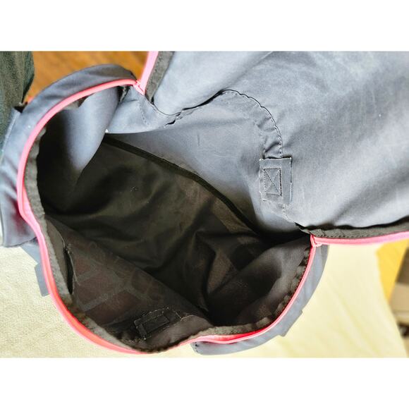 Adidas Diablo Duffel Bag Black Pink Logo Fits Gym Locker Zip Top Compact Sports - Picture 8 of 8